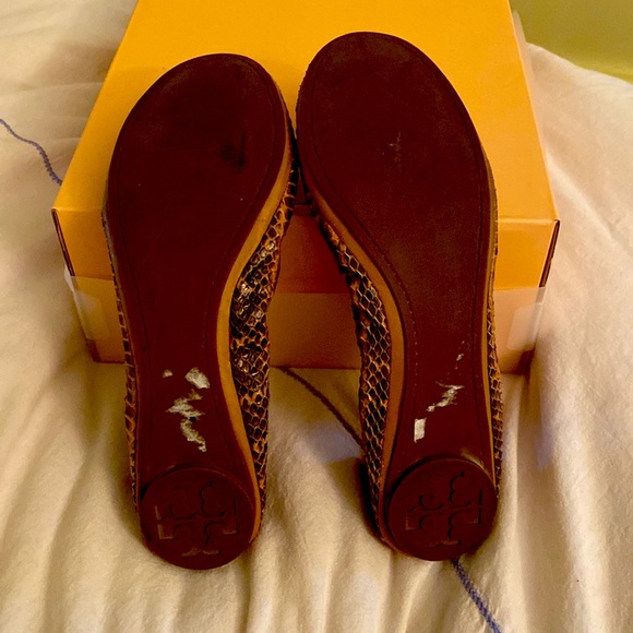 Tory Burch Python Snake Logo Flats - Picture 11 of 16